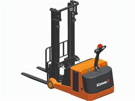 Stacker przeciwwagą